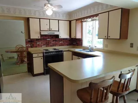 4603 Fieldcrest, Lansing, MI 48917 photo 6
