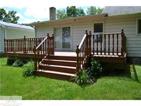 944 Robins, Lansing, MI 48917 photo 2