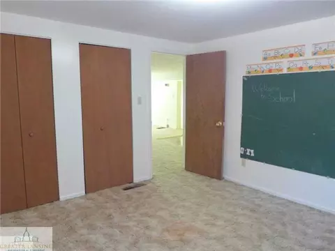 404 E Second St, Perry, MI 48872 photo 19