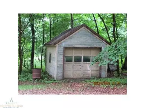 2357 E Maple Rapids St, Saint Johns, MI 48879 photo 3