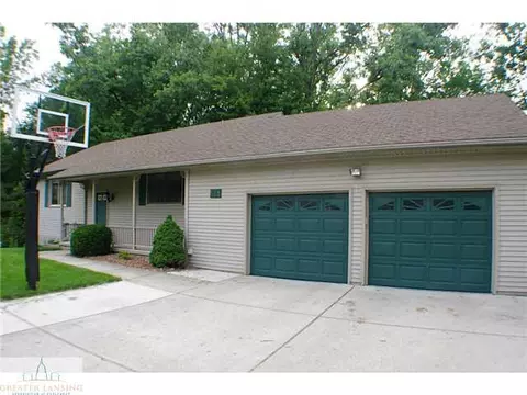 812 Birchwood, Dewitt, MI 48820 photo 2