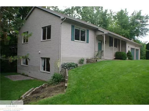 812 Birchwood, Dewitt, MI 48820 photo 3