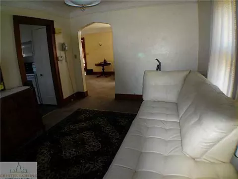 439 Everett Dr, Lansing, MI 48915 photo 9
