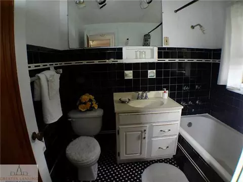 439 Everett Dr, Lansing, MI 48915 photo 14