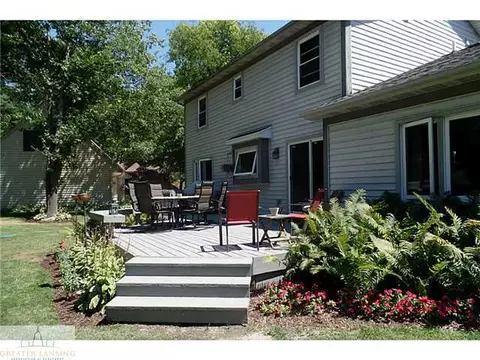59 E Newman, Williamston, MI 48895 photo 4