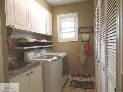 59 E Newman, Williamston, MI 48895 photo 16