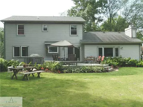 59 E Newman, Williamston, MI 48895 photo 3