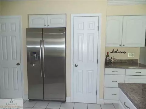 59 E Newman, Williamston, MI 48895 photo 9