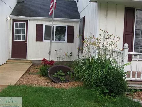 11590 Norris Rd, Dewitt, MI 48820 photo 2