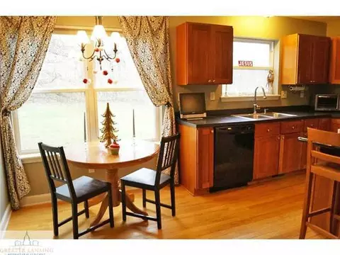 2278 Forest Rd, Lansing, MI 48910 photo 10