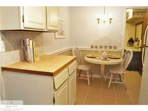 2278 Forest Rd, Lansing, MI 48910 photo 14