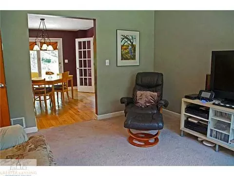 2278 Forest Rd, Lansing, MI 48910 photo 7