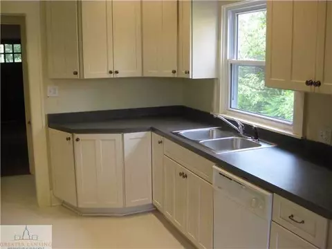 500 Bartlett, Lansing, MI 48915 photo 14