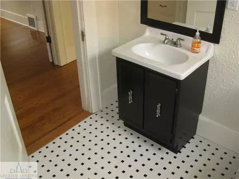 500 Bartlett, Lansing, MI 48915 photo 19