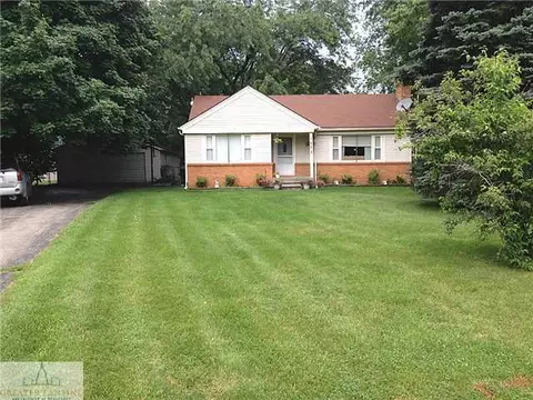 1573 E Stoll, Lansing, MI 48906 photo 1