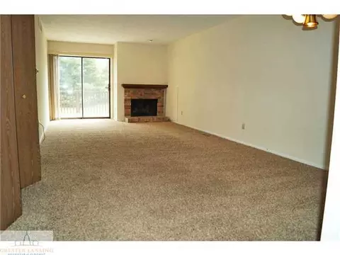 7237 Creekside Dr, Lansing, MI 48917 photo 4