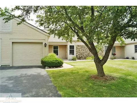 7237 Creekside Dr, Lansing, MI 48917 photo 2