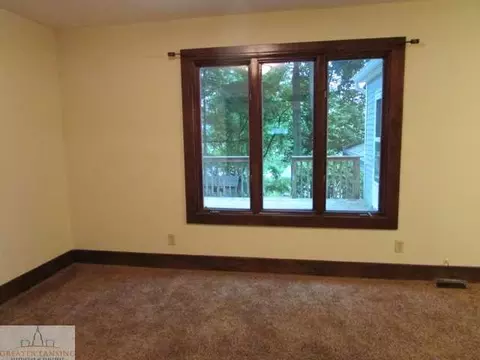 405 E Oak St, Mason, MI 48854 photo 5