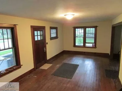 405 E Oak St, Mason, MI 48854 photo 3