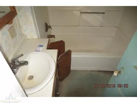 515 S Ithaca St, Ithaca, MI 48847 photo 7