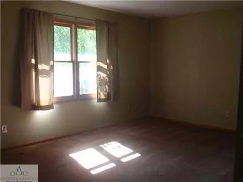 607 N Madiso, Perry, MI 48872 photo 5