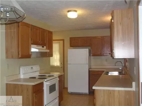 607 N Madiso, Perry, MI 48872 photo 2
