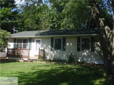 607 N Madiso, Perry, MI 48872 photo 1