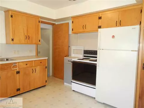 2030 Victor, Lansing, MI 48910 photo 10