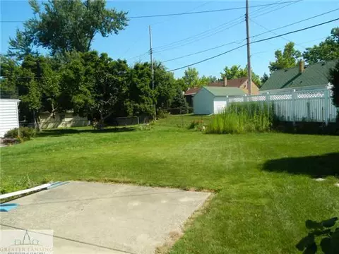 2030 Victor, Lansing, MI 48910 photo 16