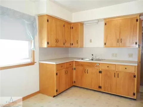 2030 Victor, Lansing, MI 48910 photo 11