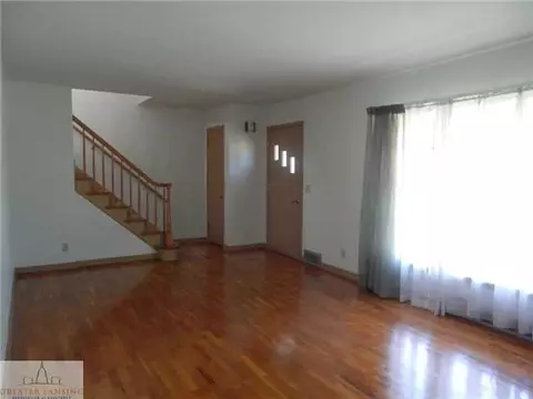 2030 Victor, Lansing, MI 48910 photo 3