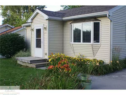 310 N Hickory, Dewitt, MI 48820 photo 2
