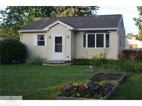 310 N Hickory, Dewitt, MI 48820 photo 1