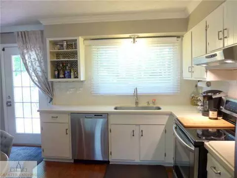 2429 Byrnes Rd, Lansing, MI 48906 photo 11