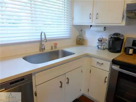 2429 Byrnes Rd, Lansing, MI 48906 photo 9