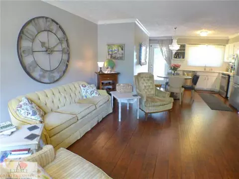 2429 Byrnes Rd, Lansing, MI 48906 photo 5