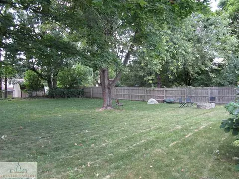 2429 Byrnes Rd, Lansing, MI 48906 photo 22