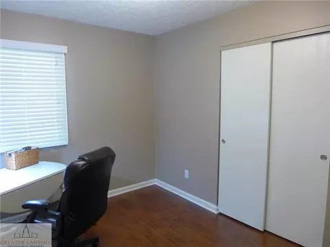 2429 Byrnes Rd, Lansing, MI 48906 photo 12