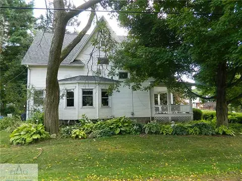 214 N Franklin, Dewitt, MI 48820 photo 2