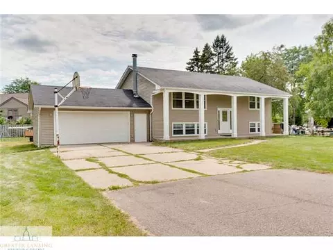 7307 Sunset Dr, Lansing, MI 48917 photo 1