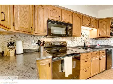 7307 Sunset Dr, Lansing, MI 48917 photo 13