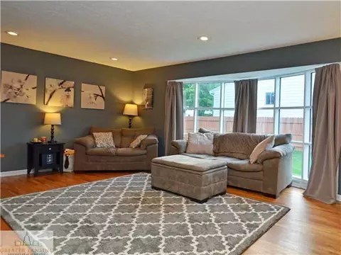 2822 Cooley Dr, Lansing, MI 48911 photo 3