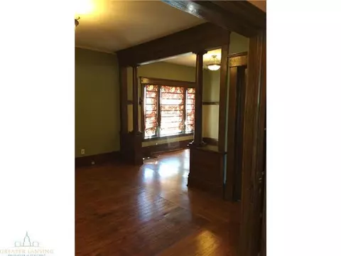 422 Adams, Lansing, MI 48906 photo 2