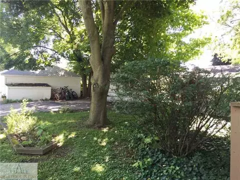 422 Adams, Lansing, MI 48906 photo 15