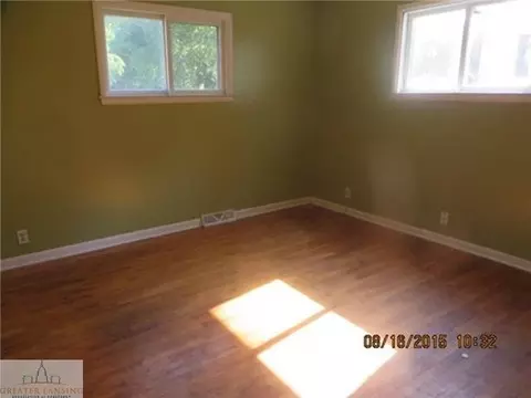 911 Pendleton Dr, Lansing, MI 48917 photo 6