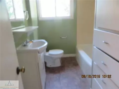 911 Pendleton Dr, Lansing, MI 48917 photo 4