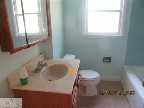 911 Pendleton Dr, Lansing, MI 48917 photo 8
