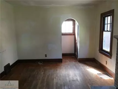 2425 Kensington Rd, Lansing, MI 48910 photo 8