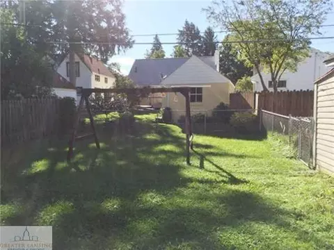 2425 Kensington Rd, Lansing, MI 48910 photo 12