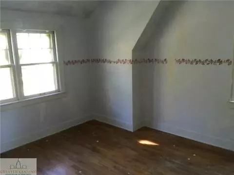 2425 Kensington Rd, Lansing, MI 48910 photo 9